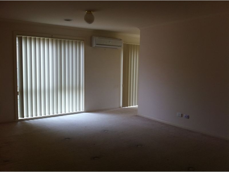 27 Shaftsbury Avenue, Berwick VIC 3806