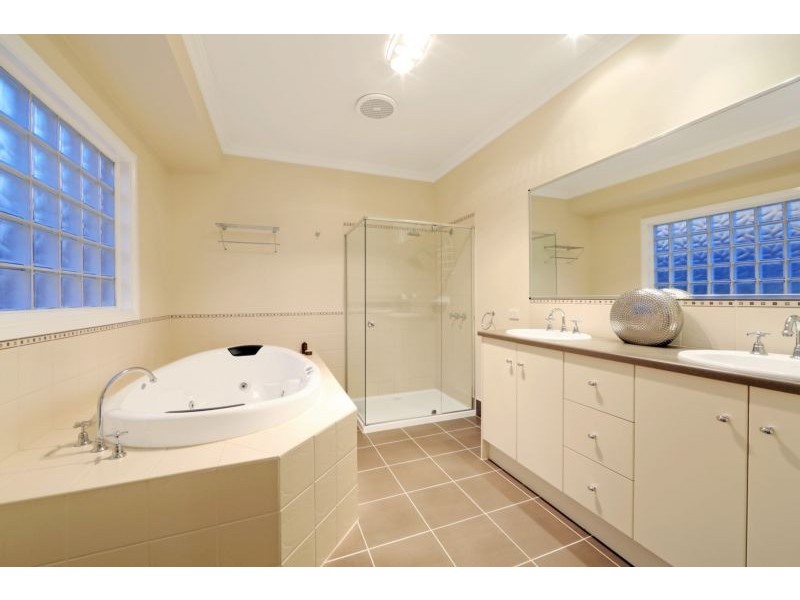 7 Clare Court, Rowville VIC 3178