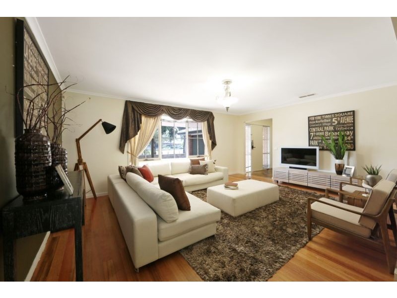 27 Bridgewater Way, Rowville VIC 3178
