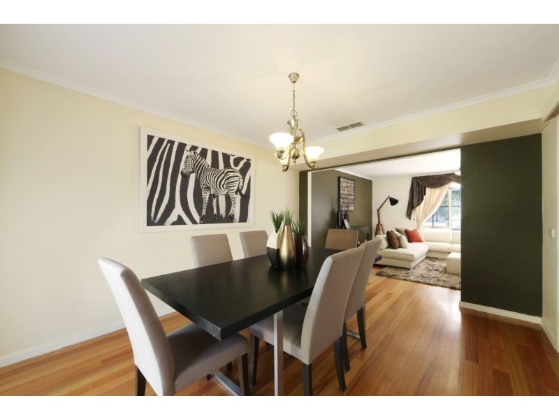 27 Bridgewater Way, Rowville VIC 3178