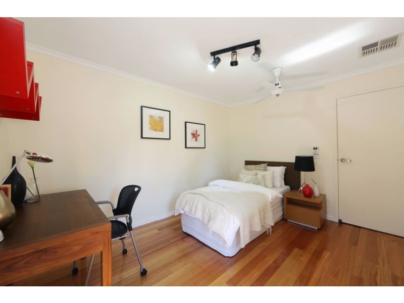 27 Bridgewater Way, Rowville VIC 3178