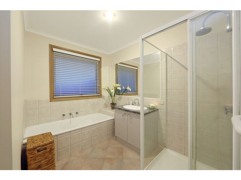 61 Taylors Lane, Rowville VIC 3178