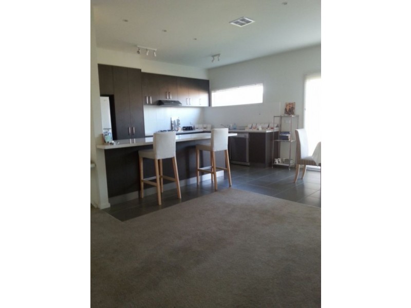 32 Gearon Ave, Rowville VIC 3178