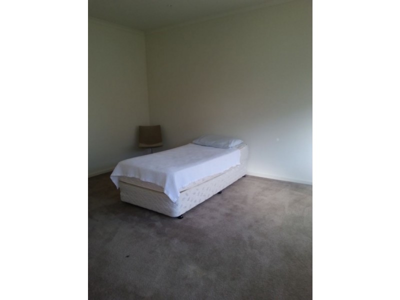 32 Gearon Ave, Rowville VIC 3178