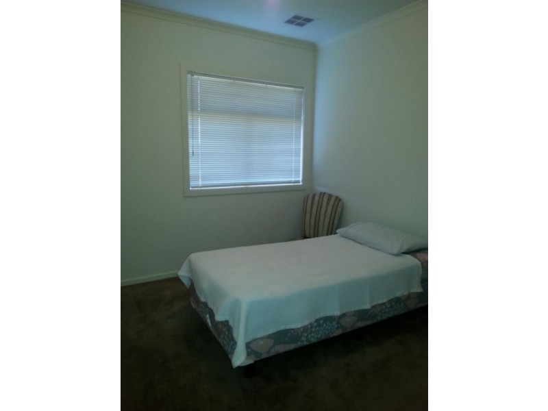 32 Gearon Ave, Rowville VIC 3178