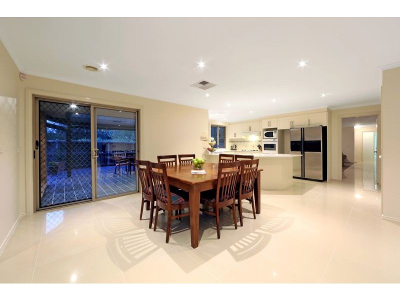 13 Windsor Drive, Lysterfield VIC 3156