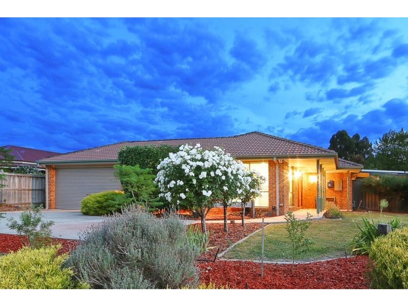 13 Windsor Drive, Lysterfield VIC 3156