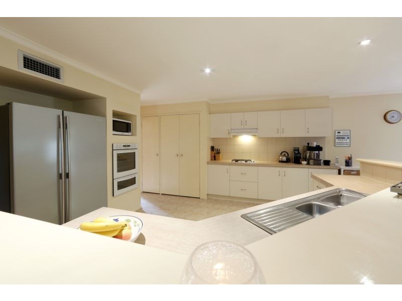 2 Sunrise Court, Lysterfield VIC 3156