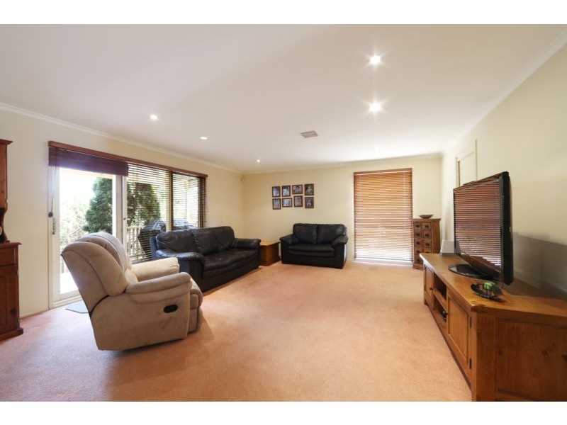 2 Sunrise Court, Lysterfield VIC 3156