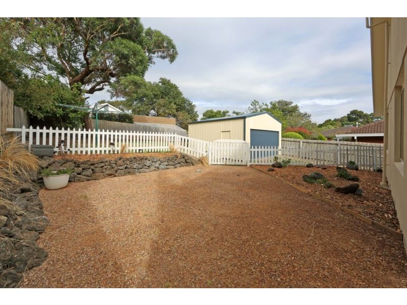 25 Waters Avenue, Ferntree Gully VIC 3156