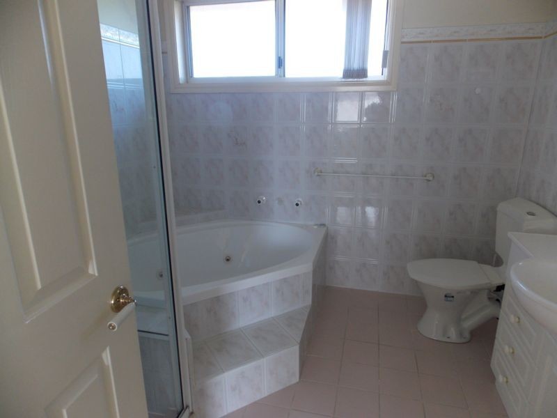 28 Surrey Road, Dandenong North VIC 3175