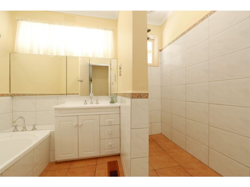 20 Clow Avenue, Upper Ferntree Gully VIC 3156