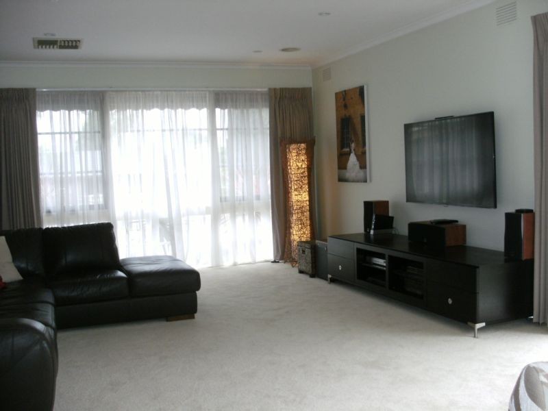 43 Mantung Cres, Rowville VIC 3178