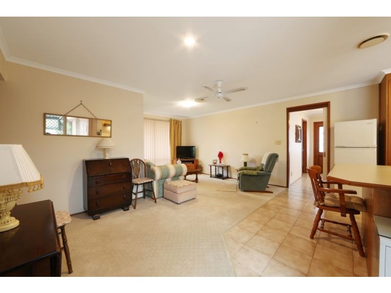 33 Applewood Drive, Knoxfield VIC 3180