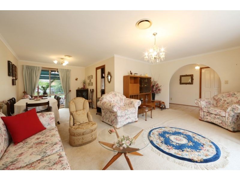 33 Applewood Drive, Knoxfield VIC 3180