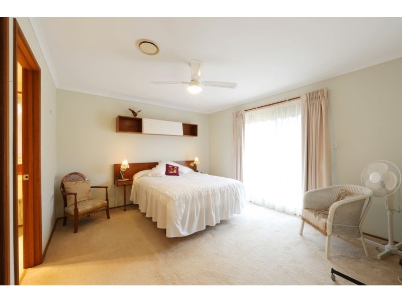 33 Applewood Drive, Knoxfield VIC 3180