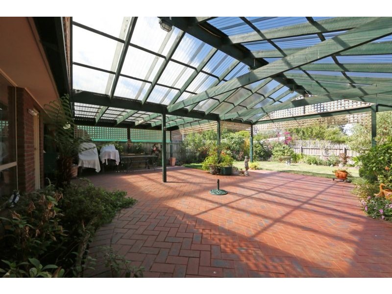 33 Applewood Drive, Knoxfield VIC 3180