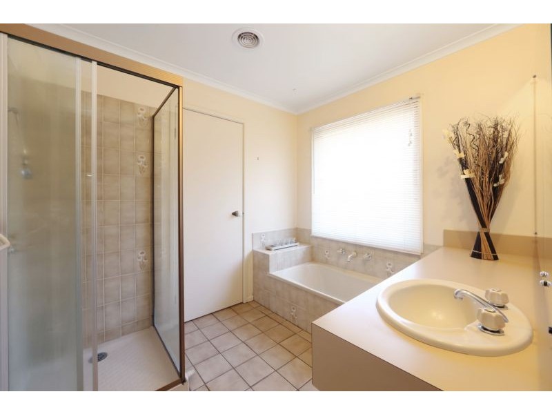 1 Jasmine Court, Rowville VIC 3178