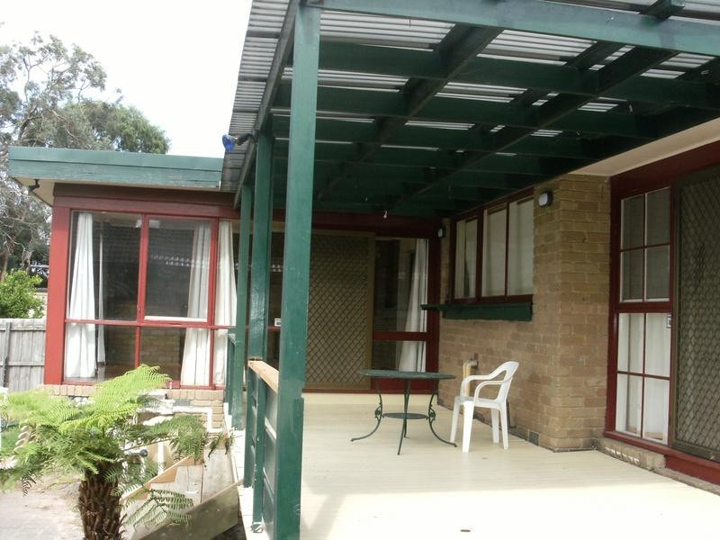 13 Folkstone Crescent, Ferntree Gully VIC 3156