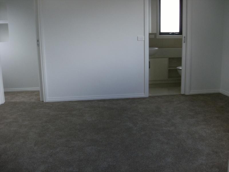 2/69 Kellbourne Drive, Rowville VIC 3178