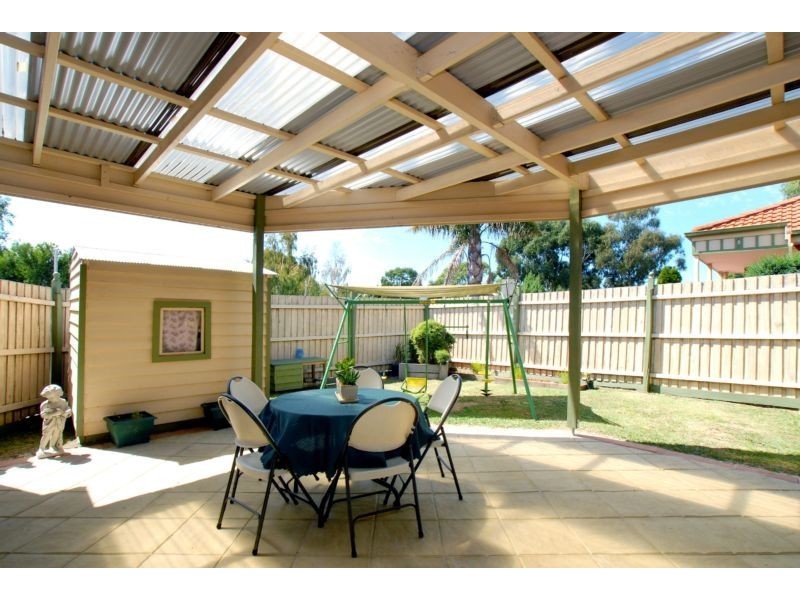 42 Turramurra Drive, Rowville VIC 3178