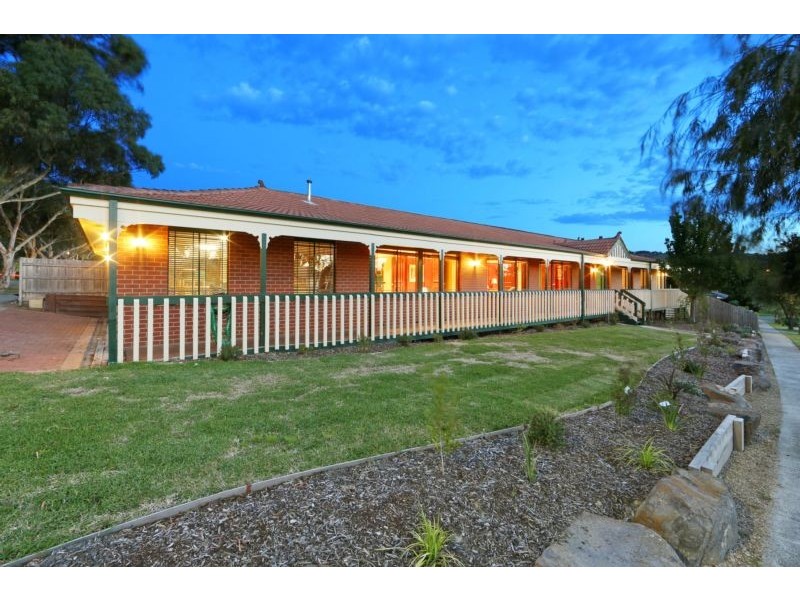 43 Woodside Drive, Rowville VIC 3178