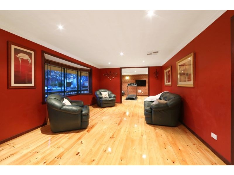 43 Woodside Drive, Rowville VIC 3178