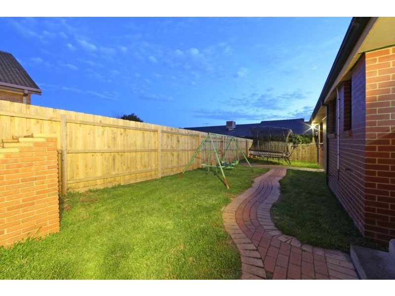 43 Woodside Drive, Rowville VIC 3178