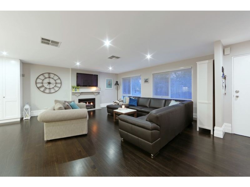 123 Dandelion Drive, Rowville VIC 3178