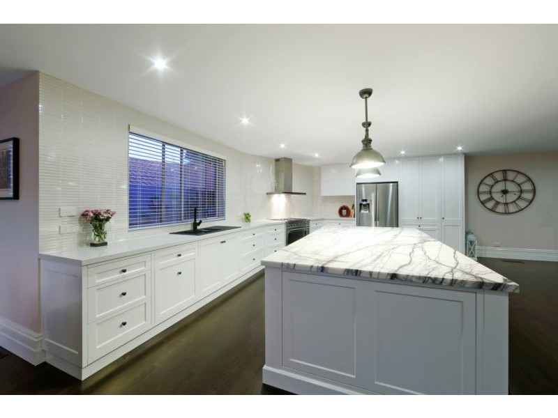 123 Dandelion Drive, Rowville VIC 3178