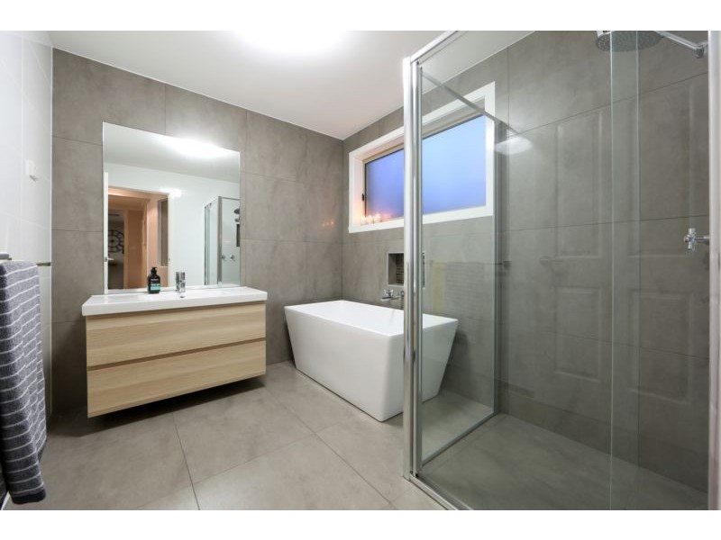 123 Dandelion Drive, Rowville VIC 3178