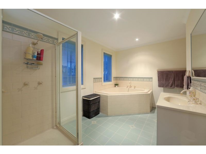 4 Pendelton Place, Lysterfield VIC 3156