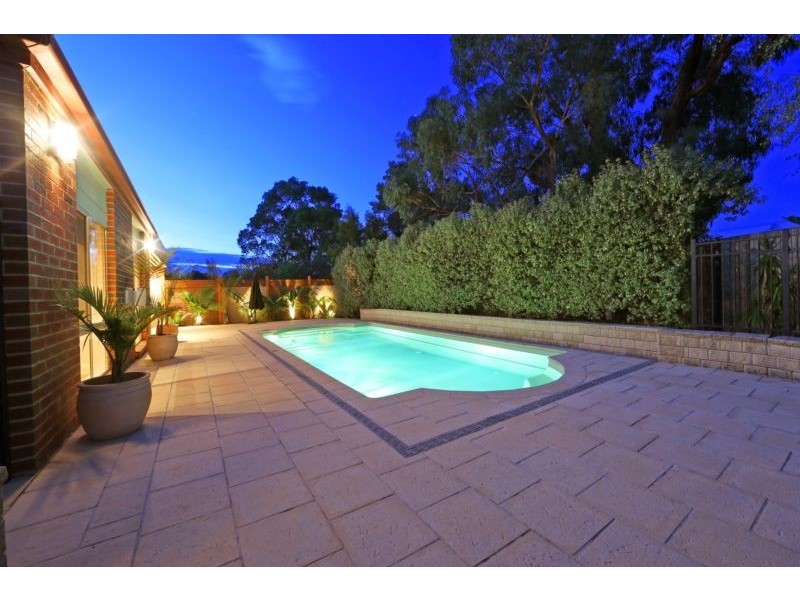 4 Pendelton Place, Lysterfield VIC 3156