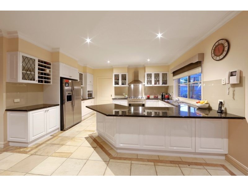 6 Gladesville Close, Lysterfield South VIC 3156