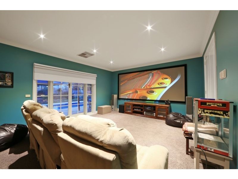 6 Gladesville Close, Lysterfield South VIC 3156