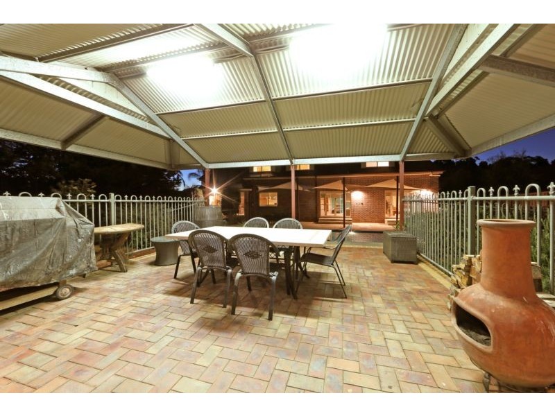 6 Gladesville Close, Lysterfield South VIC 3156