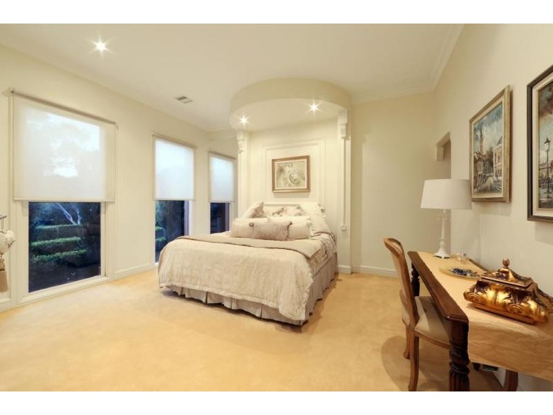 2 Sunnybank Close, Lysterfield South VIC 3156