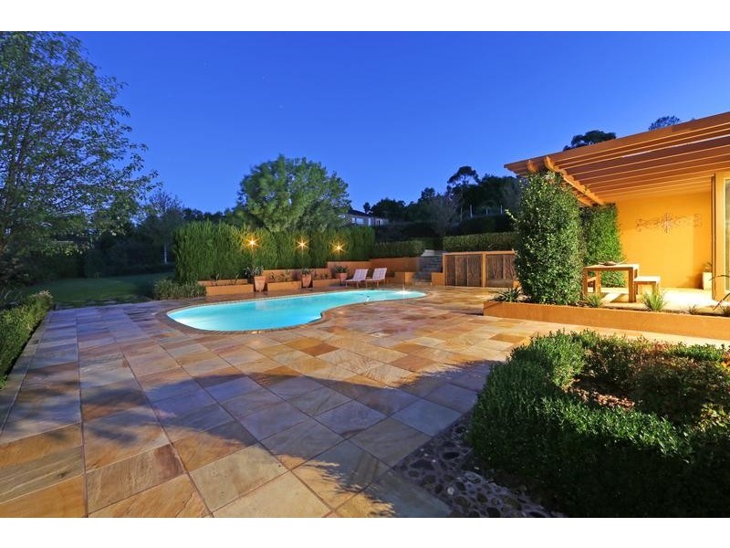 2 Sunnybank Close, Lysterfield South VIC 3156