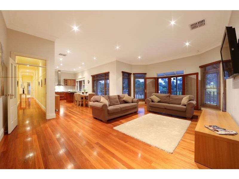 23-25 Oaks Court, Lysterfield South VIC 3156