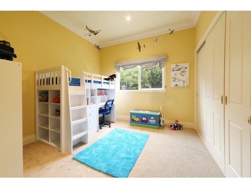 23-25 Oaks Court, Lysterfield South VIC 3156