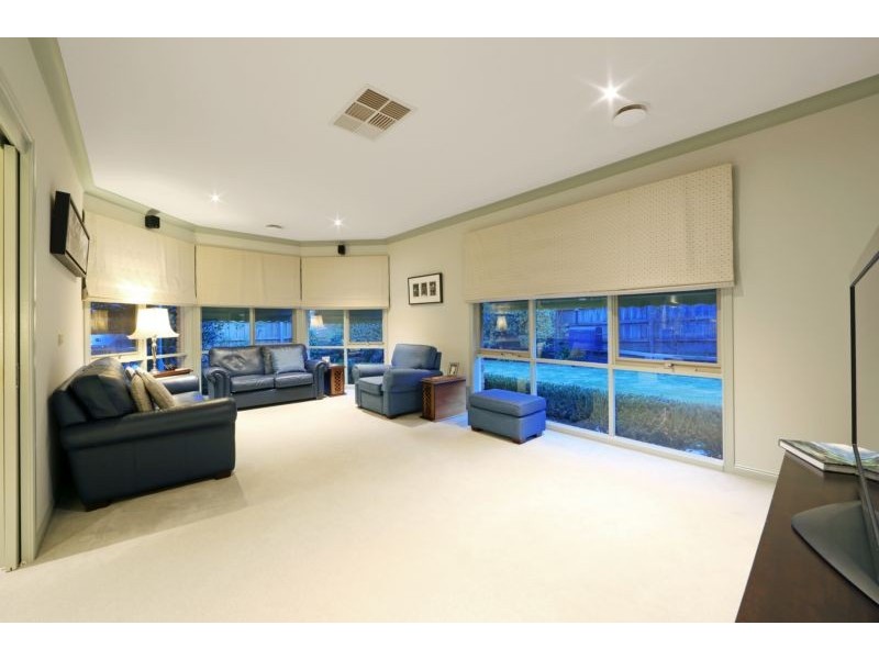 16 Allamanda Boulevard, Lysterfield VIC 3156