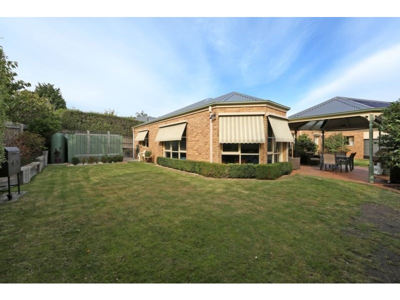 16 Allamanda Boulevard, Lysterfield VIC 3156