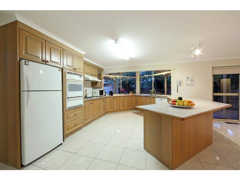 7 Brennan Drive, Wantirna South VIC 3152