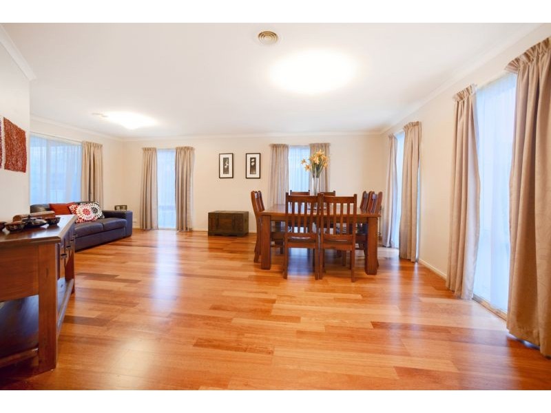 16 Canterbury Close, Rowville VIC 3178