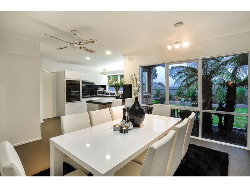 40 Bexsarm Crescent, Rowville VIC 3178