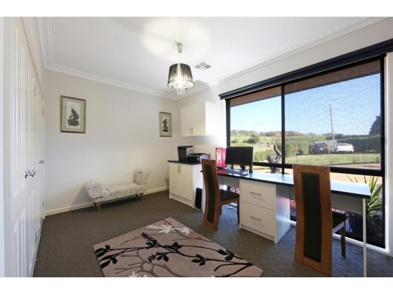 403 Lysterfield Road, Lysterfield VIC 3156