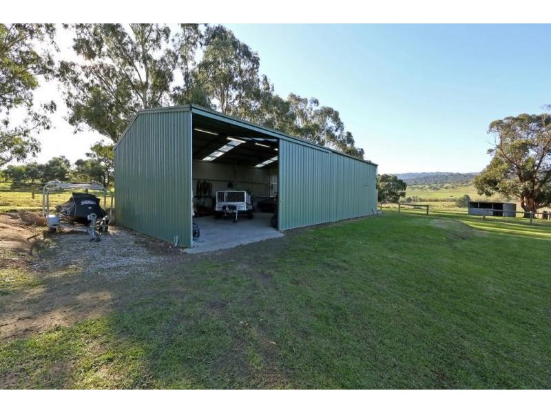 403 Lysterfield Road, Lysterfield VIC 3156