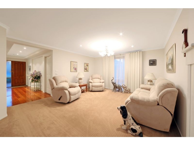 5 Buckingham Drive, Rowville VIC 3178