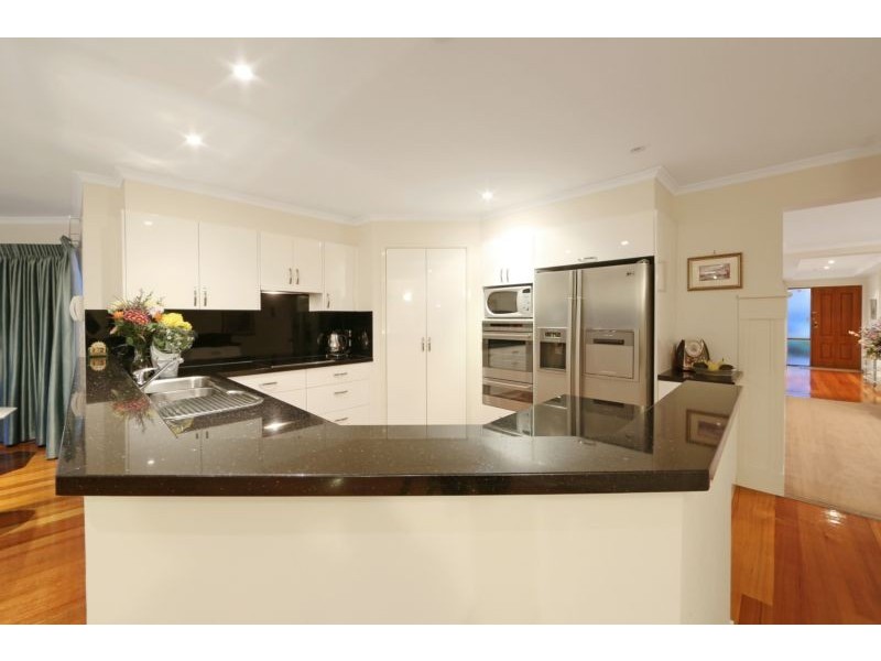 5 Buckingham Drive, Rowville VIC 3178