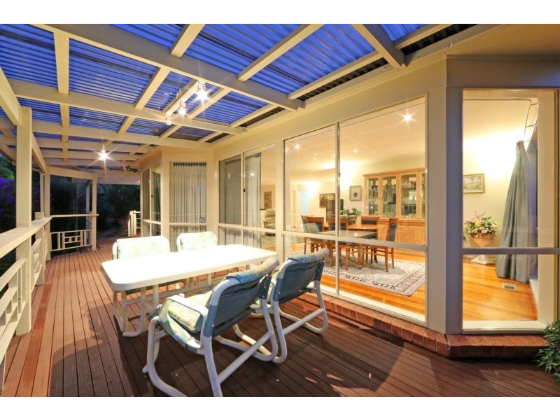 5 Buckingham Drive, Rowville VIC 3178